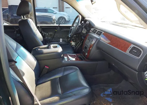 2014 Chevrolet Suburban 1500 Ltz z USA, uszkodzony, nr VIN 1GNSKKE70ER211486